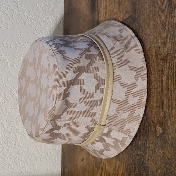 Women's New York & Company Logo Bucket Hat | Great Condition. - Picture 2 of 5